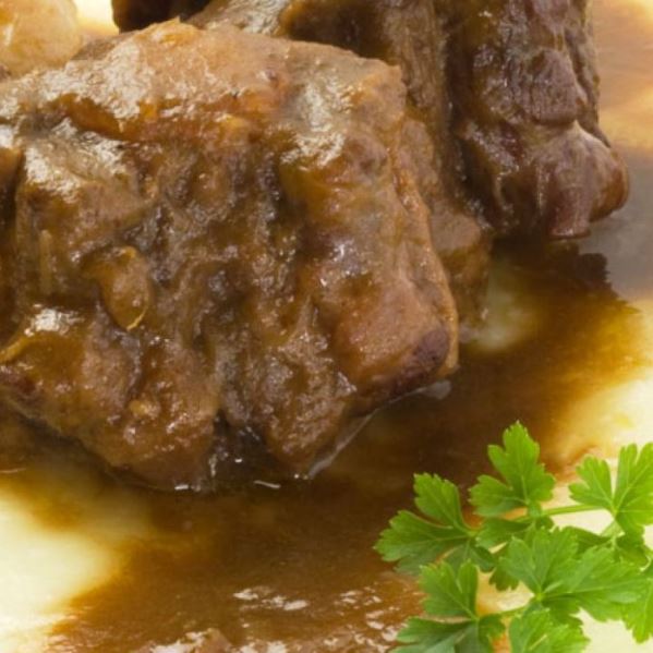 Rabo de toro a la cerveza