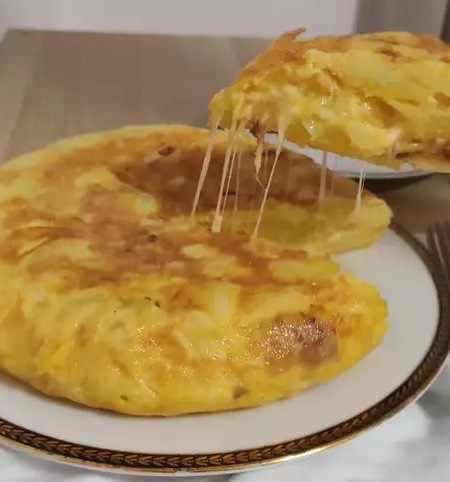 Tortilla de Patatas y Queso